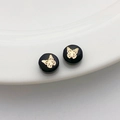 Cuentas redondas negras con patrón de mariposa dorada para joyería DIY - Mariposa con textura / 1 Pieza (5*8mm) / Negro