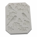 Hellgraue Silikonform mit filigranen Vogel- und Blumenmustern für DIY-Fondantarbeiten - Grau