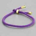 Handgefertigtes lila geflochtenes Armband mit verstellbarem goldenem Metallschieber - Lila