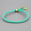 Minimalistisches handgewebtes mintgrünes Seilarmband mit verstellbarem Goldschieber-Verschluss - Mintgrün