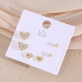 Sechsteiliges Ohrstecker-Set mit Herz und Zirkonia auf eleganter Displaykarte - Herz (EO10-1)