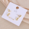 Trois paires de boucles d'oreilles dorées avec papillon et ours en cristal sur carte - Cerf (EO10-9)