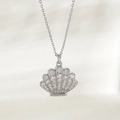 Elegante ciondolo a forma di conchiglia d'argento con strass scintillanti per donna - Conchiglia (NAA11-3)