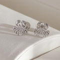 Silberne Krabben-Ohrstecker mit funkelnden Zirkonia im sommerlichen Strand-Thema Design - Krabbe Stil(ER03-6) / Silber