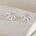 Elegante fächerförmige Silberohrstecker mit Zirkonia-Steinen und metallischem Verschluss - Muschel Stil(ER02-8) / Silber