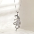 Collana con ciondolo a cavalluccio marino in argento e zirconi bianchi lucidi - Cavalluccio Marino (NAA06-9)