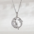 Collana con delfino in argento e zirconi cubici su una catenina a maglie sottili - Delfino (NAA11-7)