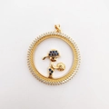 Ciondolo rotondo placcato oro 18 carati con calciatore e zirconi blu brillanti - Ragazzo Zircone Colorato (NA02-4)
