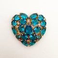 Herzförmiger Anhänger in Gold mit leuchtend blauen Zirkonia in einer Cluster-Fassung - Gold Vintage Blauer Edelstein Verbundherz Stil (NA13-8)