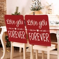 Détail de housses de chaise rouges pour la Saint-Valentin avec texte décoratif blanc - 49*58cm / Police Artistique Rouge (YTCDR54-1)