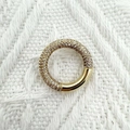 Pendente in oro 18k con micro-pavé di zirconi bianchi per la creazione di gioielli - Anello Placcato Oro 2cm (NAC06-3)