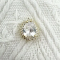 Ciondolo con pietra a goccia e incastonatura halo in placcatura oro 18k - Goccia d'Acqua Placcato Oro 1.8*1.5cm (NAA03-4)