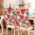 Dettaglio coprisedia a cuore a strisce per San Valentino su sedia bianca con decoro - 49*58cm / Stile Stampa Cuore Misto Beige (YTCRD26-4)