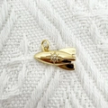Goldener Raketen-Anhänger mit funkelnden Steinen und glänzend polierter Oberfläche - 1.9*1cm Rakete Stil (NAB01-8)