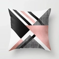 Dettaglio del motivo geometrico in marmo rosa sulla federa per cuscino nordica - Quadrato (45*45cm) / Splicing Geometrico Rosa Nero Grigio (DRD122-1)