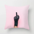 Detail van roze Scandinavische kussensloop met gedurfde zwarte middelvinger grafische print - Roze Achtergrond Zwart Middelvinger Gebaar Stijl (DRD212-4) / 45x45 cm