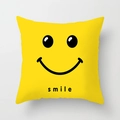 Dettaglio della federa quadrata gialla con icona sorriso nera e scritta smile - Sorriso Giallo (DRD374-14)