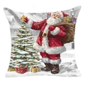 Federa natalizia con Babbo Natale che decora un albero in una scena innevata - Dy01-4 / 45x45 cm