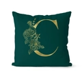 Dettaglio copricuscino verde scuro con lettera C dorata e ricami floreali eleganti - 45x45cm / Lettera C