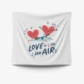 Arazzo con cuori rosa e scritta Love is in the Air per decorazione da parete - 95x73cm Tessuto Spazzolato / Altalena d'Amore (GT30-1)