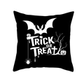 Halloween Kissenbezug mit Fledermäusen, Kürbissen und Trick or Treat Text auf schwarzem Grund - 45x45cm