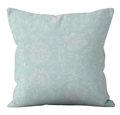 Housse de coussin carrée en lin bleu clair avec motifs floraux damassés blancs pour canapé - Fleurs Bleues et Blanches Style Damas (YMD19-15)