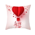 Detailansicht Kissenbezug zum Valentinstag mit Herzballon und Love is in the Air Schriftzug - 45x45 cm / Love is in the Air Heißluftballon (DRD316-17)
