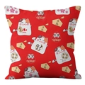 Roter Kissenbezug mit festlichen Glückskatzen und Daruma Puppen Mustern - Allover Japanischer Druck Stil / Nur Kissenbezug