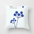 Dettaglio federa bianca con piccoli fiori blu astratti e scritte di design artistico - Fiorellino blu astratto (DRD247-1) / 45*45cm (Inserto non incluso)