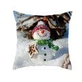 Kerstkussenhoes met sneeuwpop, rode muts en ster op een witte stoffen achtergrond - Sneeuwpop met Rode Muts Groene Sjaal en Ster (DRD194-26) / 45x45CM (Zonder Kern)