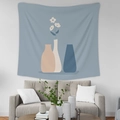 Moderner Wandteppich mit Blumenmuster über einem grauen Sofa in einem Minimalzimmer - Gebürsteter Stoff / GT35-2 / 95x73