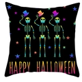 Detail des schwarzen Halloween-Kissenbezugs mit Skeletten und Happy Halloween Text - 45x45 cm / Tanzendes Irisierendes Skelett (DRD461-7)