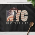 Mantel individual rectangular negro NYC con Estatua de la Libertad y bandera de EE. UU. - 30x45cm (Algodón y Lino) / Estilo Ciudad de Nueva York (CD10-39)