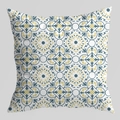 Dettaglio della fodera per cuscino con motivi floreali geometrici in stile mediterraneo - Geometrico Mediterraneo Blu-Giallo (DRD404-4)