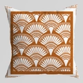 Funda de cojín Art Déco con patrón de abanico terracota sobre tela blanca - Geométrico de Concha en Abanico (DRD403-6) / 45x45cm