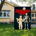 Drapeau de jardin Halloween avec momie et squelette sur lin noir et support métallique - Style Dessin Animé Momie Squelette (QZ15-15) / 30*45cm