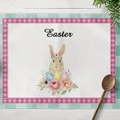 Oster-Tischset aus Baumwollleinen mit Aquarell-Hase, Blumenkranz und bunten Eiern - Baumwoll-Leinen / Brauner Hase Kranz Eier Muster (CD16-7)