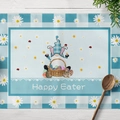 Oster-Tischset mit blauem Karomuster, Wichtel, Osterhase und Happy Easter Schriftzug - Baumwoll-Leinen / Hellblau Karo Gnom Hase Muster (CD16-9)