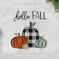 Tovaglietta bianca per il Ringraziamento con scritta hello FALL e zucche su legno - Hello Fall Zucche (CD11-21)