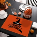 Sottopiatto di Halloween arancione con stampa Drink Up Witches su tavolo di legno nero - Cotone lino / Stile Slogan Cappello da Strega (CD24-2)