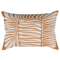 Federa lombare rettangolare con strisce astratte arancioni e bianche in tessuto materico - 30cm x 50cm