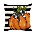 Herfst kussensloop pompoen met zwart-witte strepen en geruite strik decoratie - Gestreepte Pompoen Met Strik (YMD356-1)