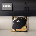 Housse de coussin en velours noir avec motif abstrait doré sur canapé beige - Noir Or Bronzage Marbré Vache (TZY4-6)
