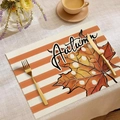 Sottopiatto in lino a righe arancioni con foglia d'acero e scritte Autumn - Stile Strisce Arancione Bianco Acero (CDZ05-6)
