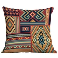 Détail du motif géométrique bohème sur la housse de coussin tissée rouge et bleue - Patchwork Géométrique Bohème (CDR49-25)