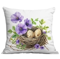 Fodera per cuscino pasquale con nido d'uccello e fiori viola su sfondo bianco - Nido di Anemoni e Uova (CDR24-22)