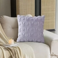 Dettaglio del cuscino pasquale lavanda con ricami 3D a forma di cuore e coniglio peluche - 45*45cm Solo Fodera (Senza Imbottitura) / Viola