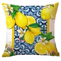 Detalle de estampado de limones y azulejos mediterráneos en funda de cojín suave - Franja De Limón De Verano Mediterráneo (CDR299-15)
