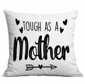 Détail de la taie d'oreiller en peluche avec impression noire Tough As A Mother - Style Forte Comme Une Mère (CDR317-14) / 45x45CM (Sans Noyau)