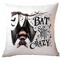 Funda de cojín blanca de Halloween con murciélago y texto Bat Shit Crazy gótico - Ilustración con Tema de Murciélagos (CDR327-6) / 45x45cm de Una Sola Cara Sin Relleno